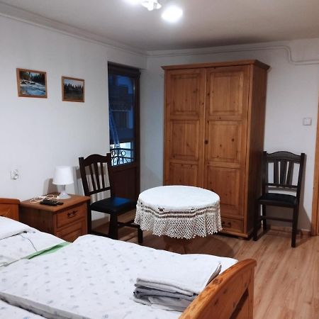 Pod Limba Apartment ยูร์กุฟ ภายนอก รูปภาพ
