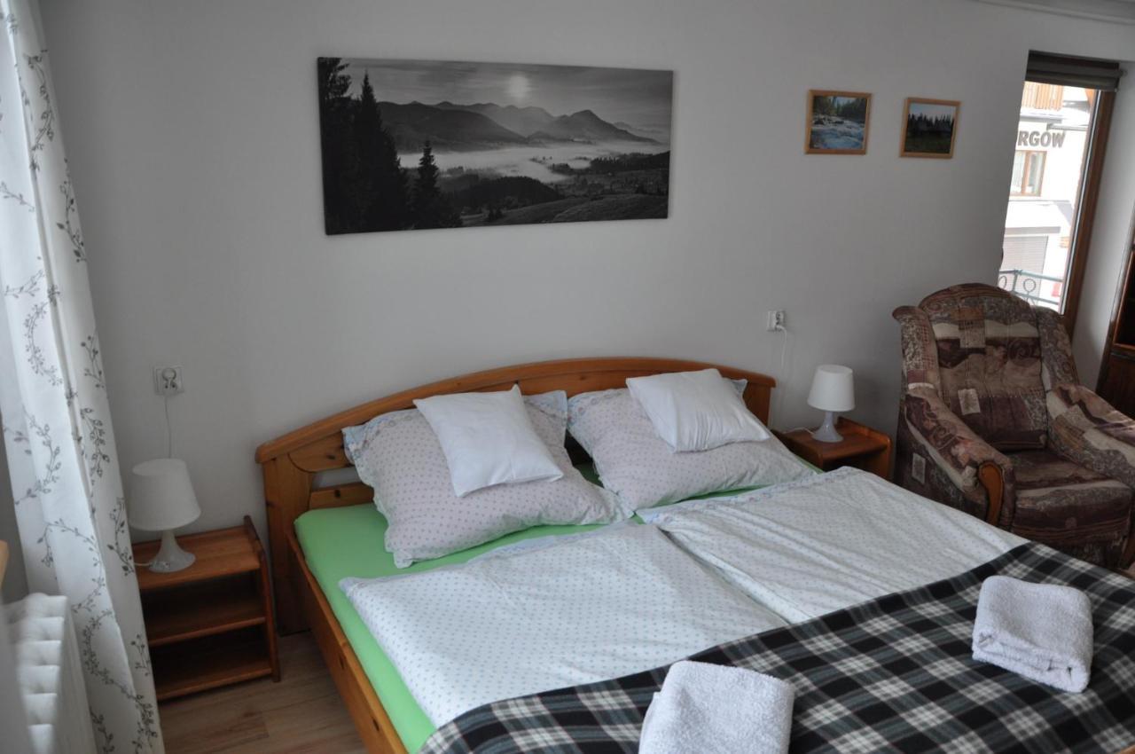 Pod Limba Apartment ยูร์กุฟ ภายนอก รูปภาพ