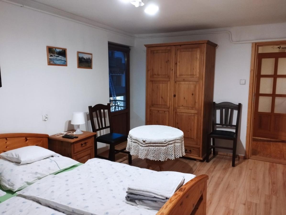 Pod Limba Apartment ยูร์กุฟ ภายนอก รูปภาพ