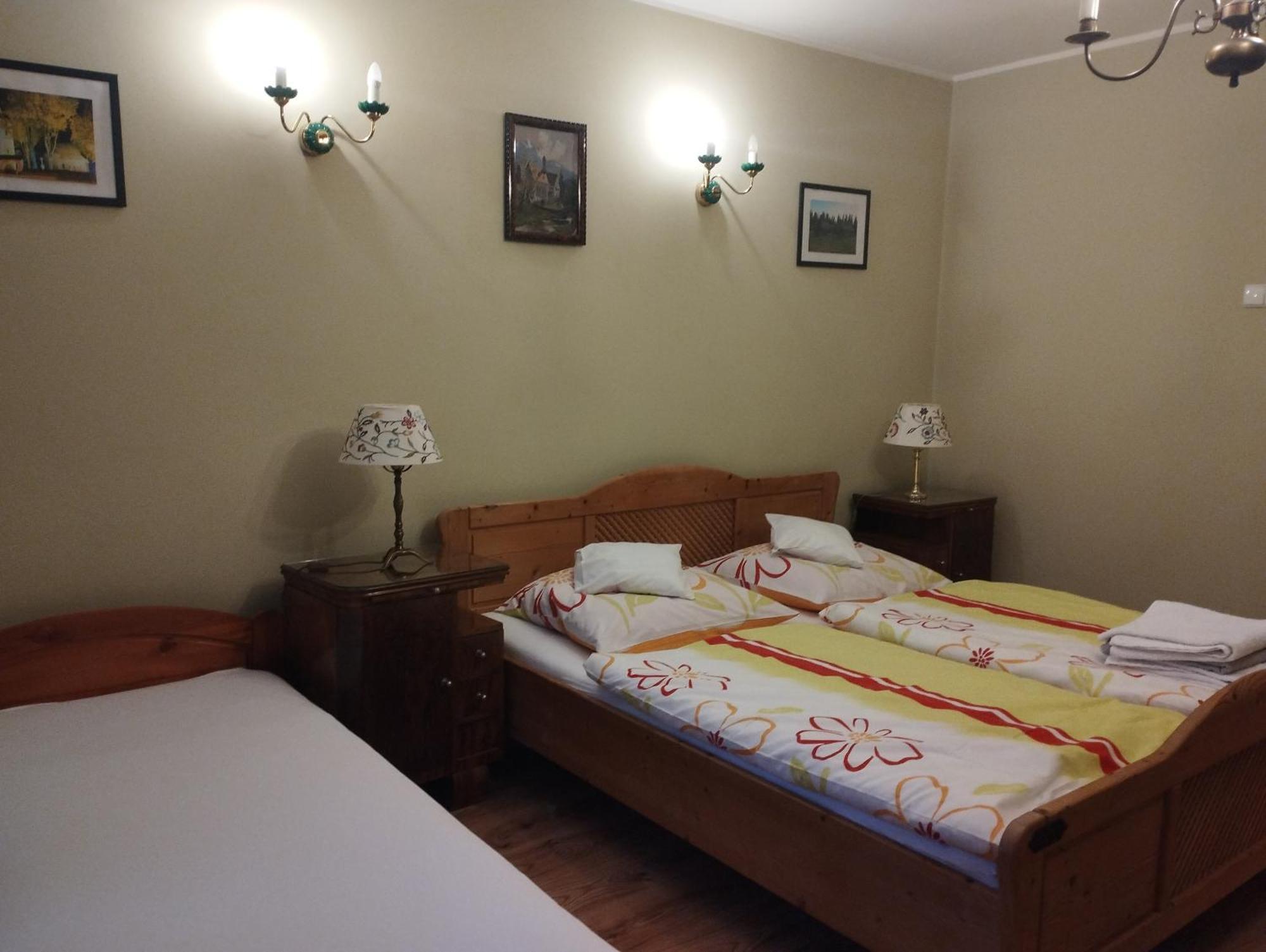 Pod Limba Apartment ยูร์กุฟ ภายนอก รูปภาพ